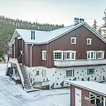 Alpine Ski-in Ski-out, Center By Aavalevi Apartamento