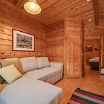 Alpine Ski-in Ski-out, Center By Aavalevi