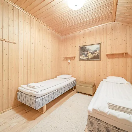 Huoneisto Alpine By Aavalevi Holidays, Ski-in Ski-out, Center *